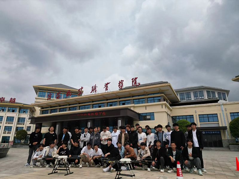 联合信阳航空开展大专无人机专业合作